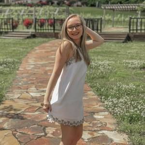 Meet your Posher, Marisa